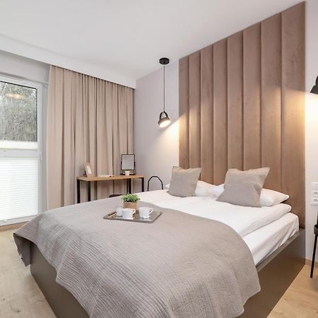 Bright Apartment In Krakow With Garden, Air Conditioning, Parking And Desk By Renters Prestige Cracóvia Exterior foto