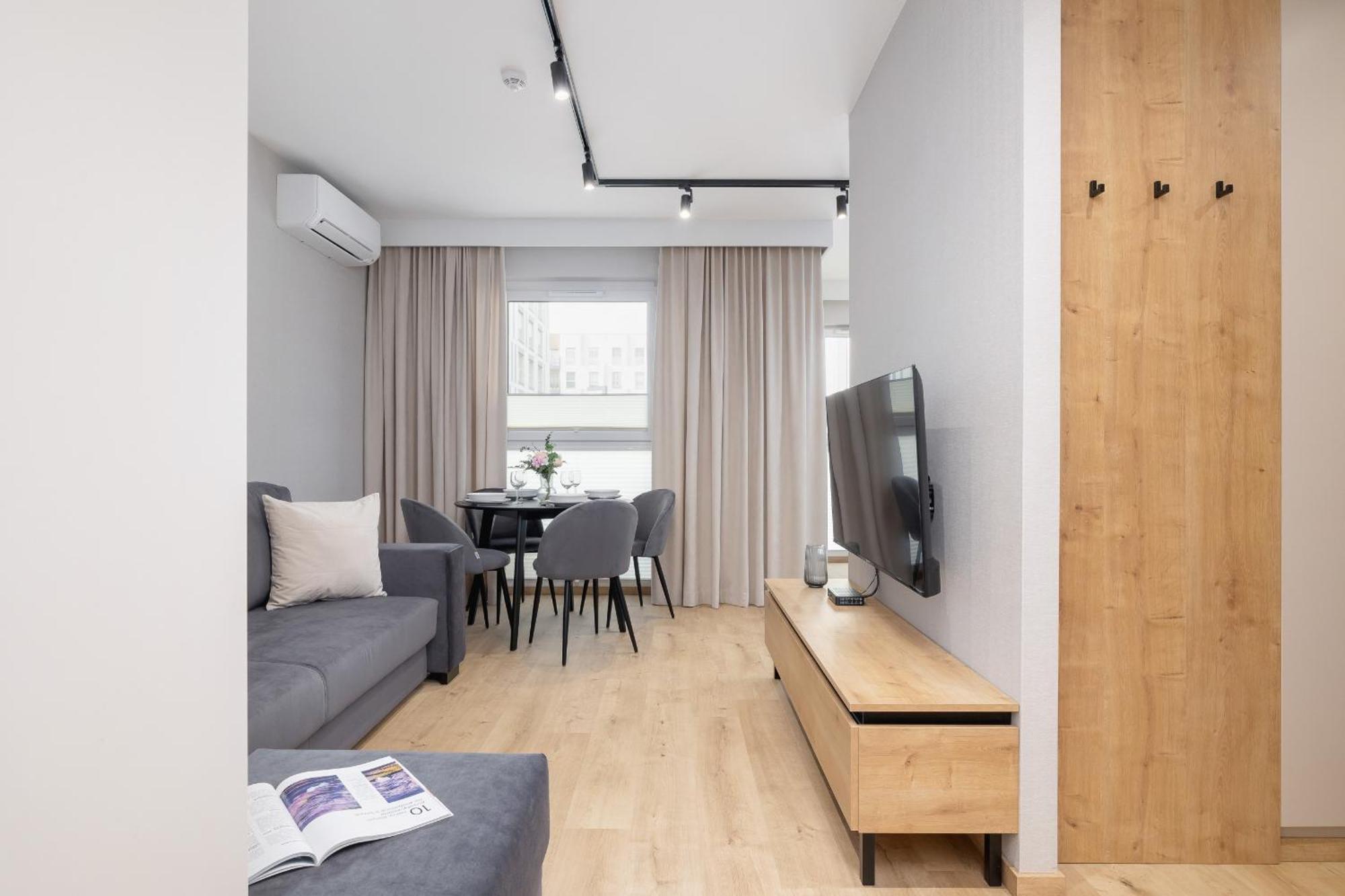 Bright Apartment In Krakow With Garden, Air Conditioning, Parking And Desk By Renters Prestige Cracóvia Exterior foto