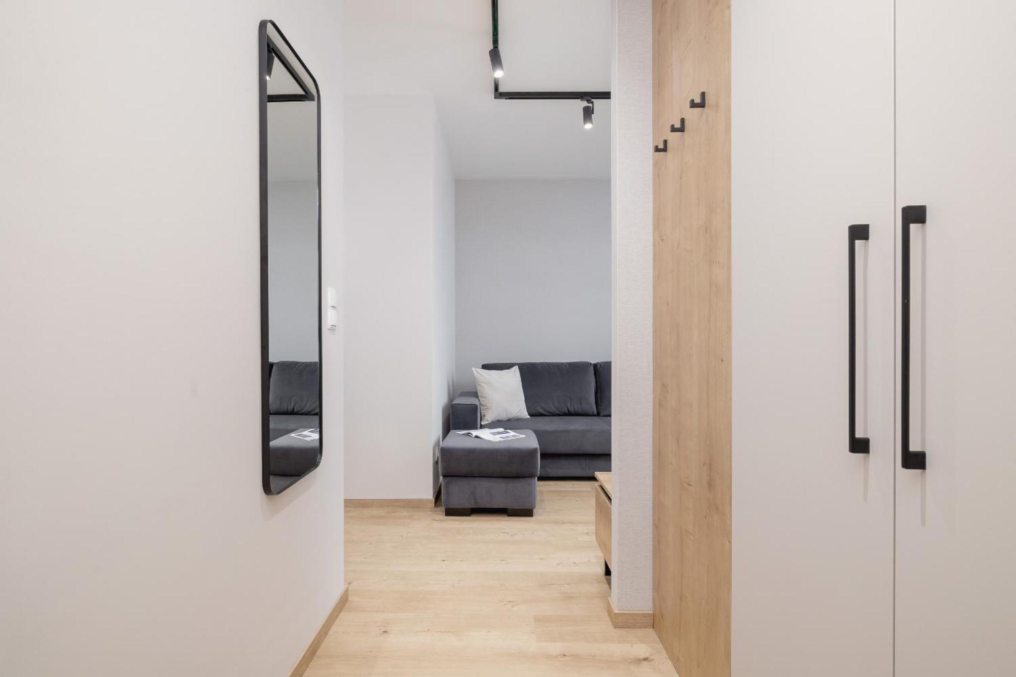 Bright Apartment In Krakow With Garden, Air Conditioning, Parking And Desk By Renters Prestige Cracóvia Exterior foto