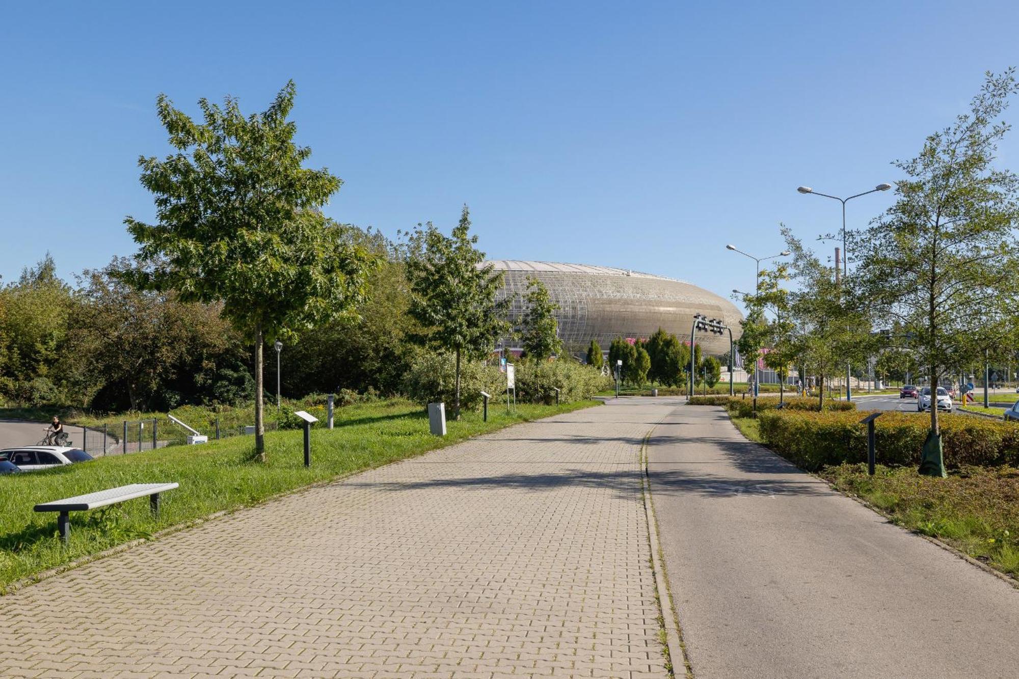 Bright Apartment In Krakow With Garden, Air Conditioning, Parking And Desk By Renters Prestige Cracóvia Exterior foto
