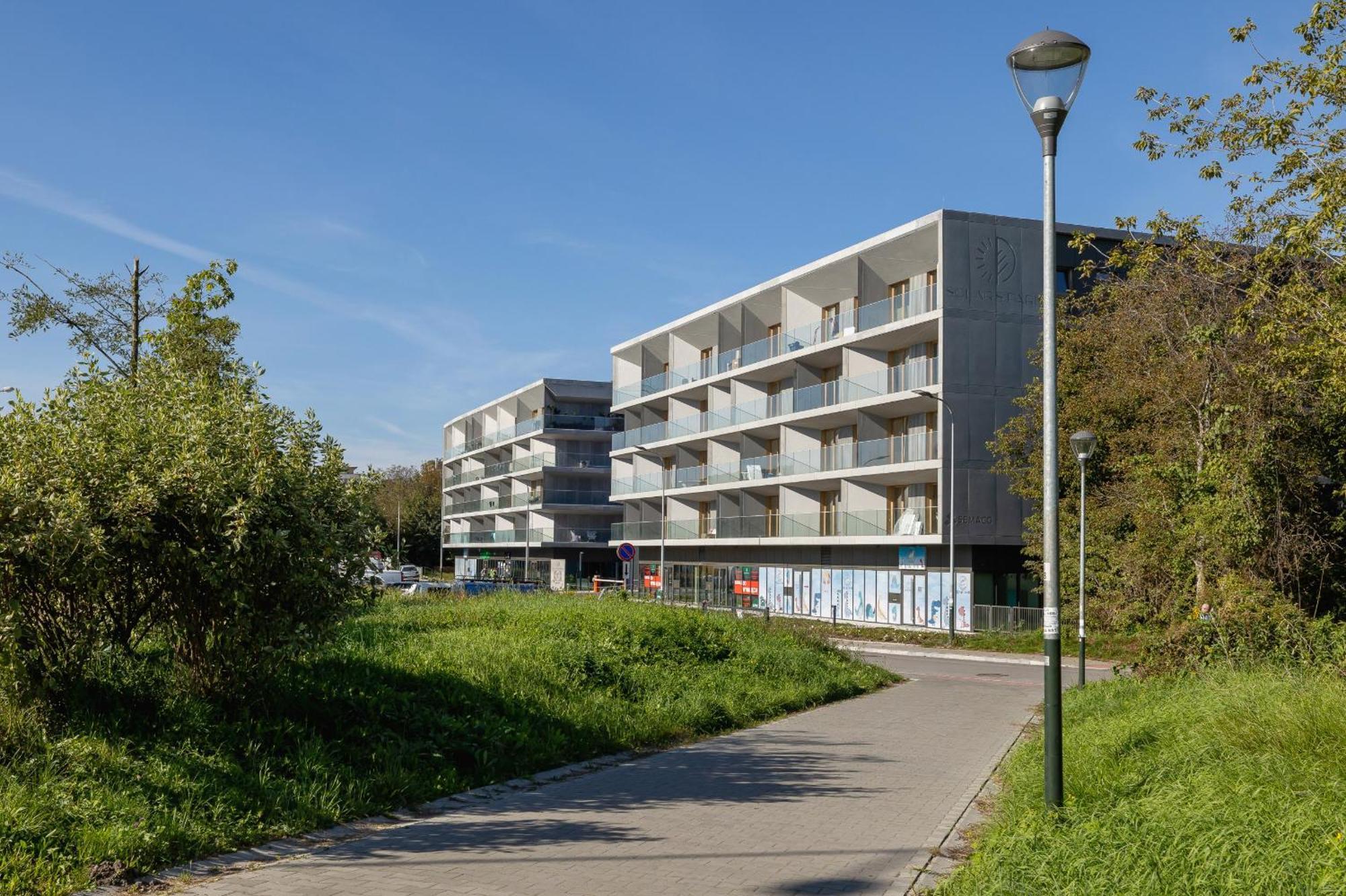 Bright Apartment In Krakow With Garden, Air Conditioning, Parking And Desk By Renters Prestige Cracóvia Exterior foto