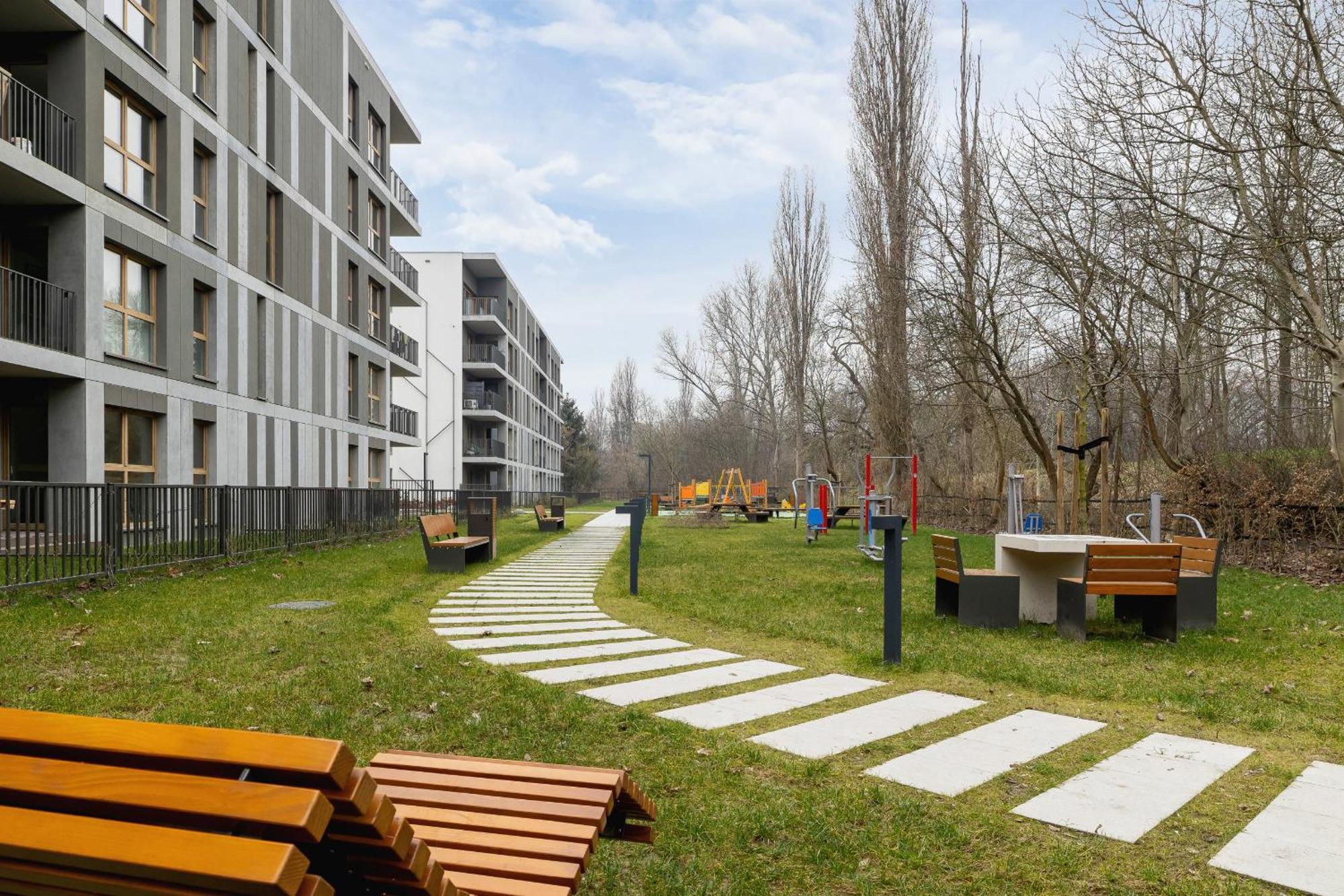 Bright Apartment In Krakow With Garden, Air Conditioning, Parking And Desk By Renters Prestige Cracóvia Exterior foto